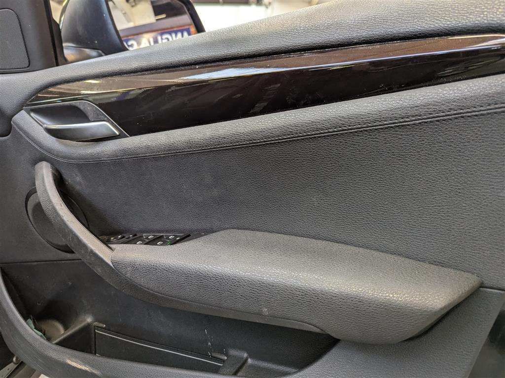 <p>2014 BMW X1 XDRIVE18D XLINE</p>