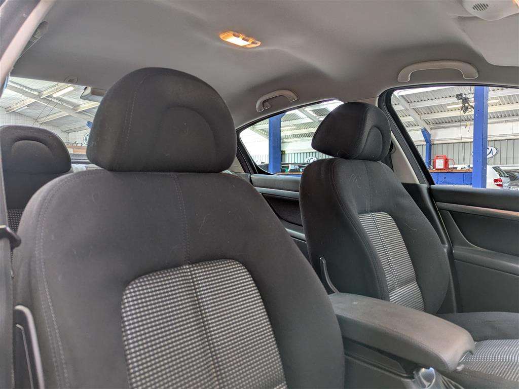 <p>2006 PEUGEOT 407 SE HDI AUTO</p>