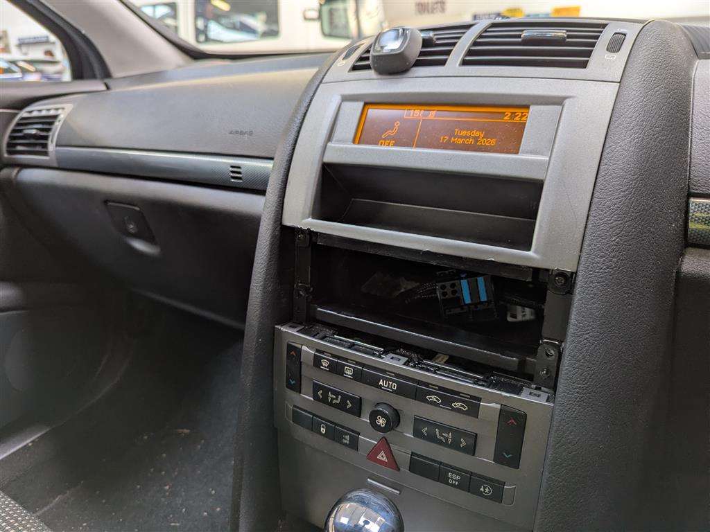 <p>2006 PEUGEOT 407 SE HDI AUTO</p>