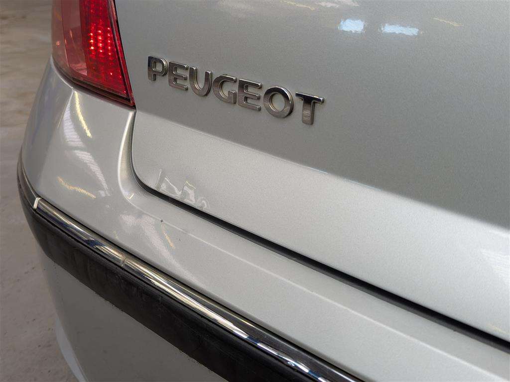 <p>2006 PEUGEOT 407 SE HDI AUTO</p>