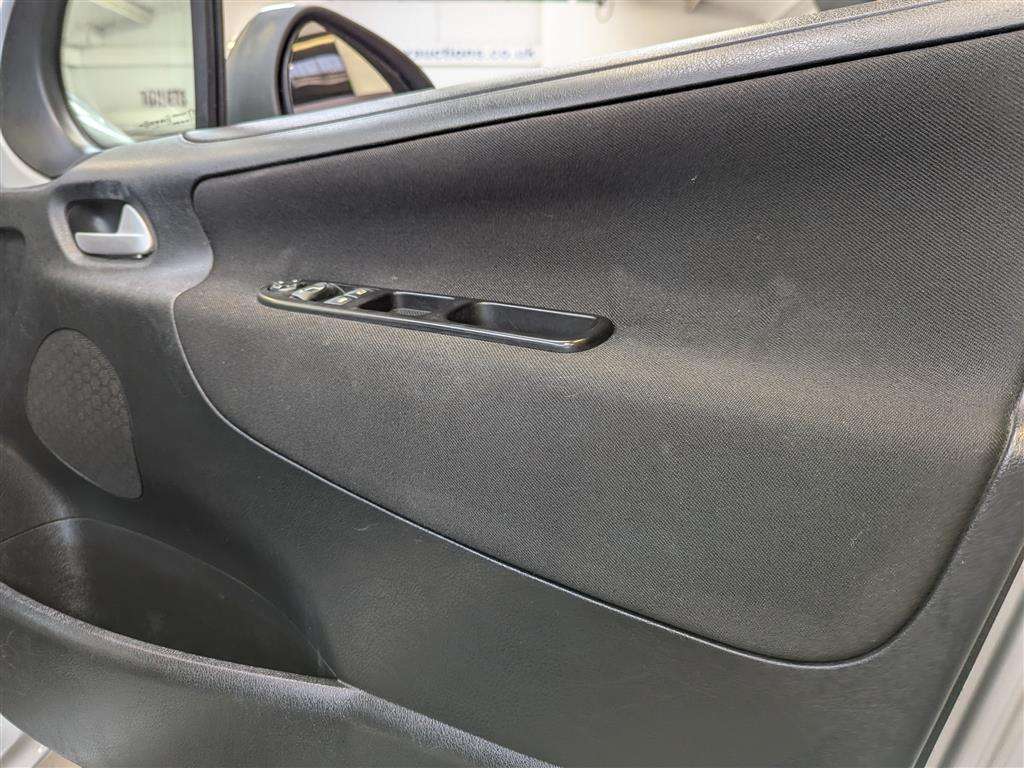 <p>2010 PEUGEOT 207 VERVE HDI 70</p>