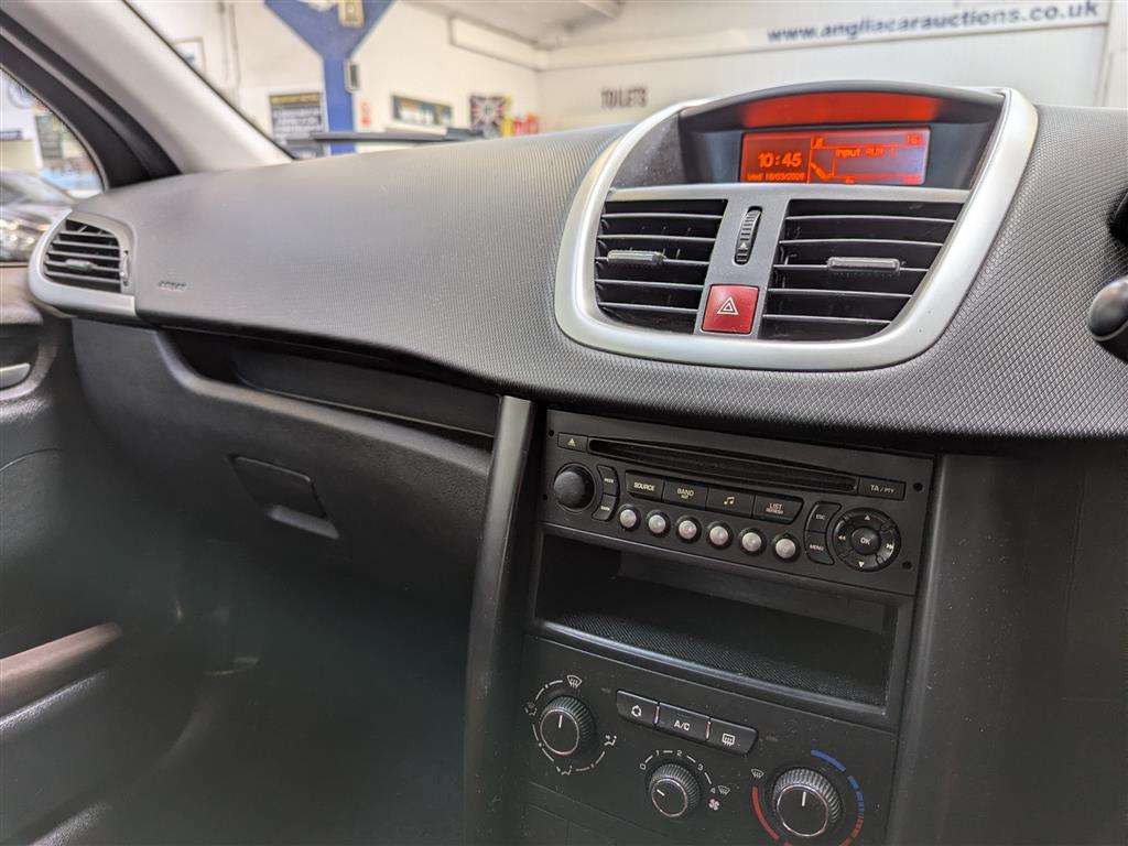 <p>2010 PEUGEOT 207 VERVE HDI 70</p>