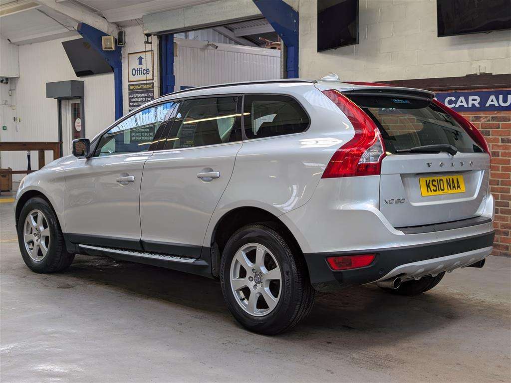 <p>2010 VOLVO XC60 SE AWD D5</p>