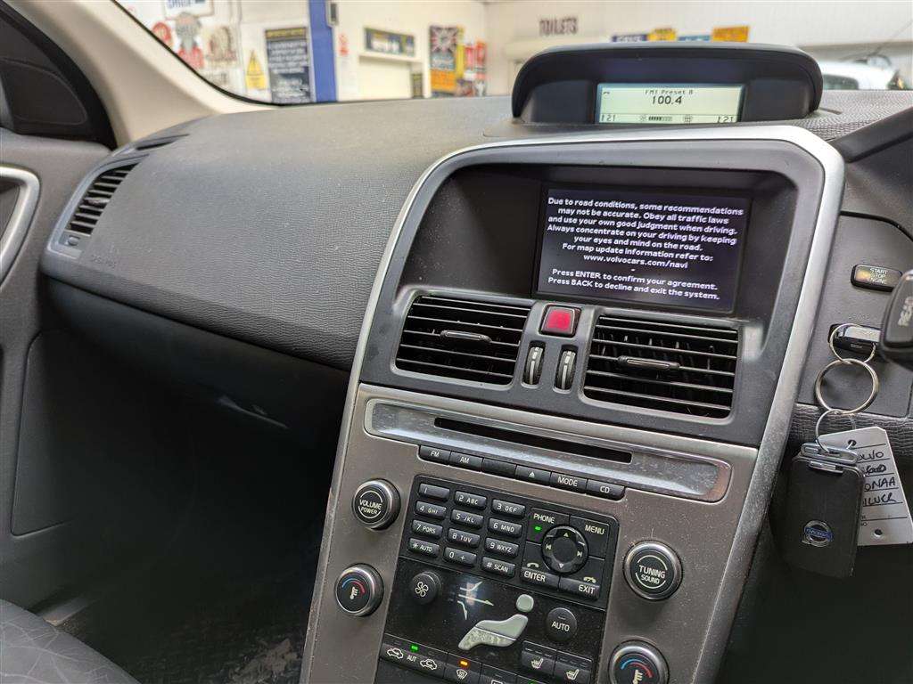 <p>2010 VOLVO XC60 SE AWD D5</p>