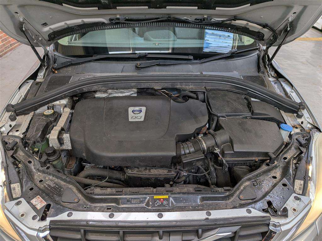 <p>2010 VOLVO XC60 SE AWD D5</p>