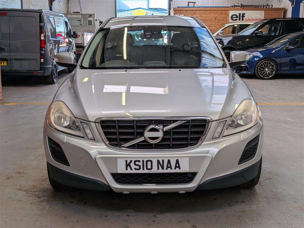 <p>2010 VOLVO XC60 SE AWD D5</p>