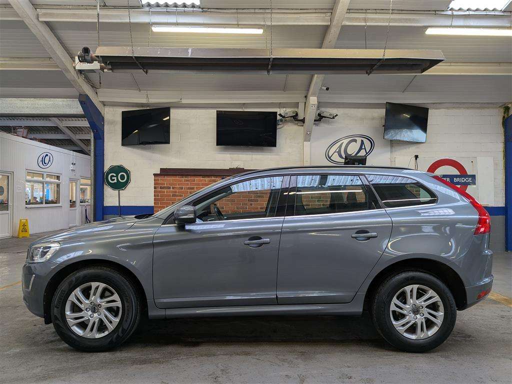 <p>2017 VOLVO XC60 SE NAV D4</p>