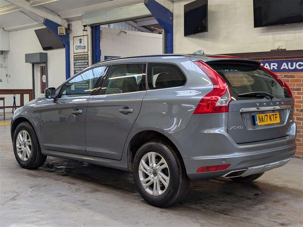 <p>2017 VOLVO XC60 SE NAV D4</p>