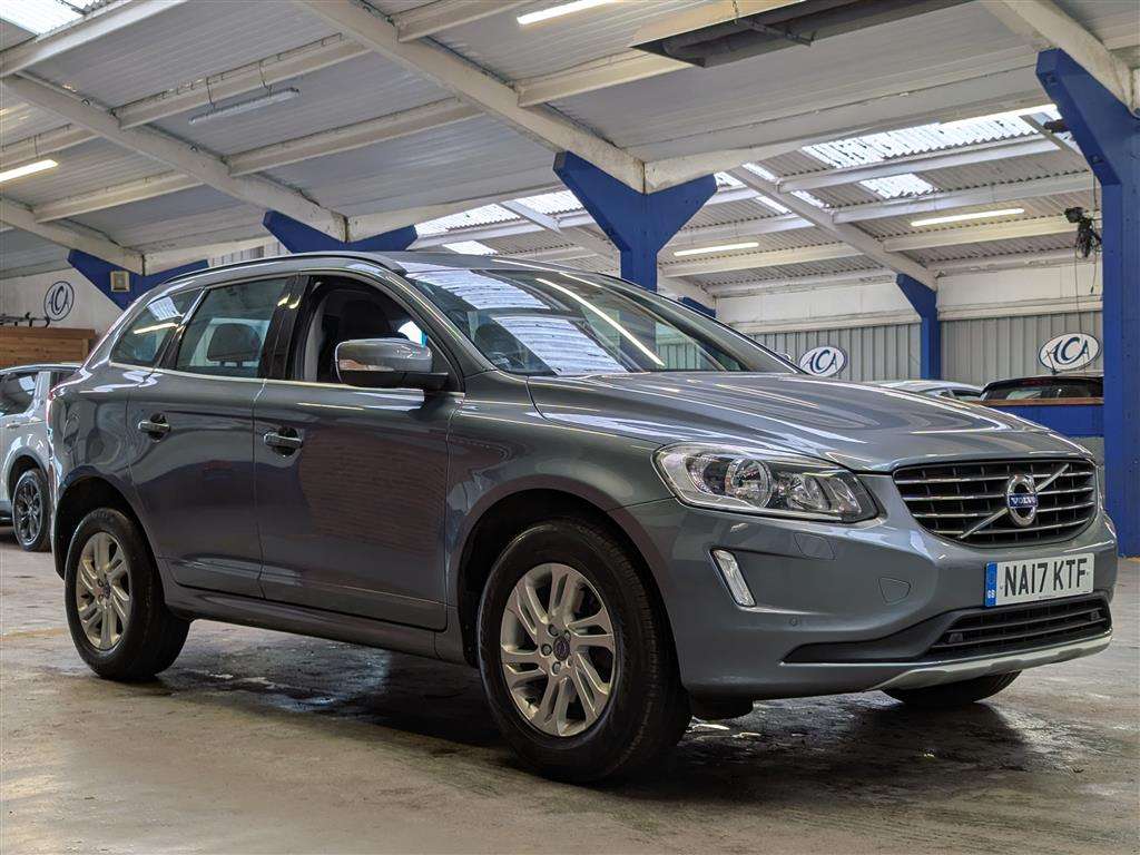 <p>2017 VOLVO XC60 SE NAV D4</p>