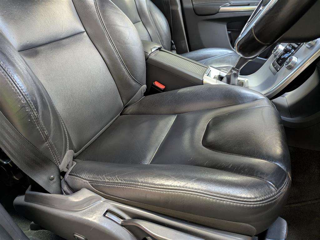 <p>2017 VOLVO XC60 SE NAV D4</p>