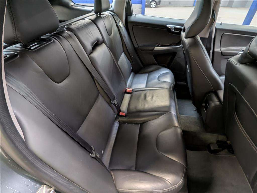 <p>2017 VOLVO XC60 SE NAV D4</p>