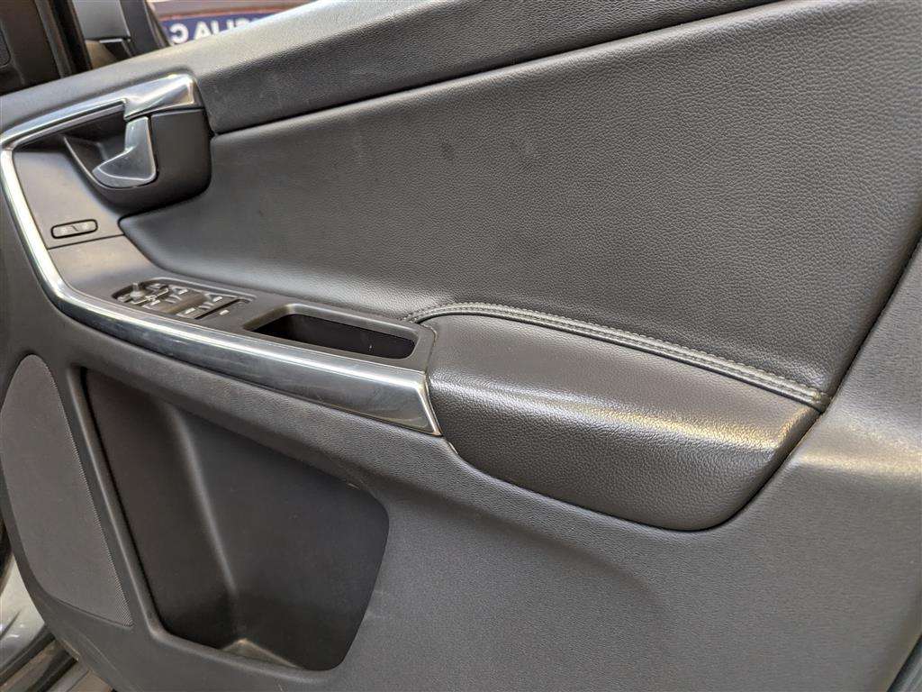 <p>2017 VOLVO XC60 SE NAV D4</p>