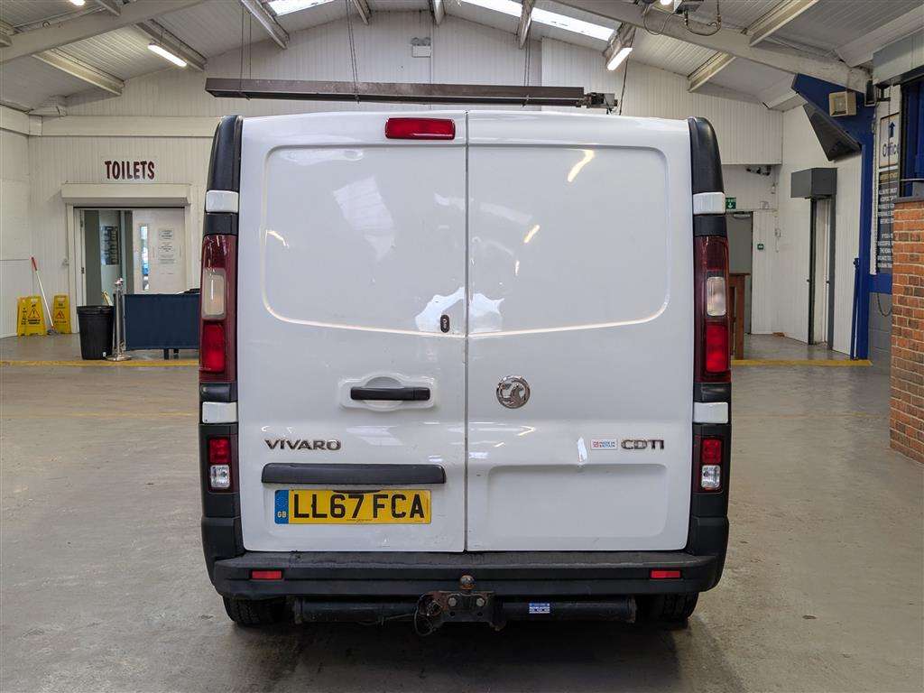 <p>2017 VAUXHALL VIVARO 2900 CDTI</p>