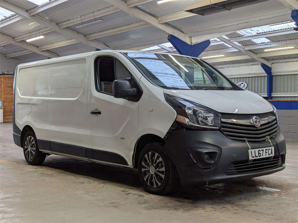 <p>2017 VAUXHALL VIVARO 2900 CDTI</p>