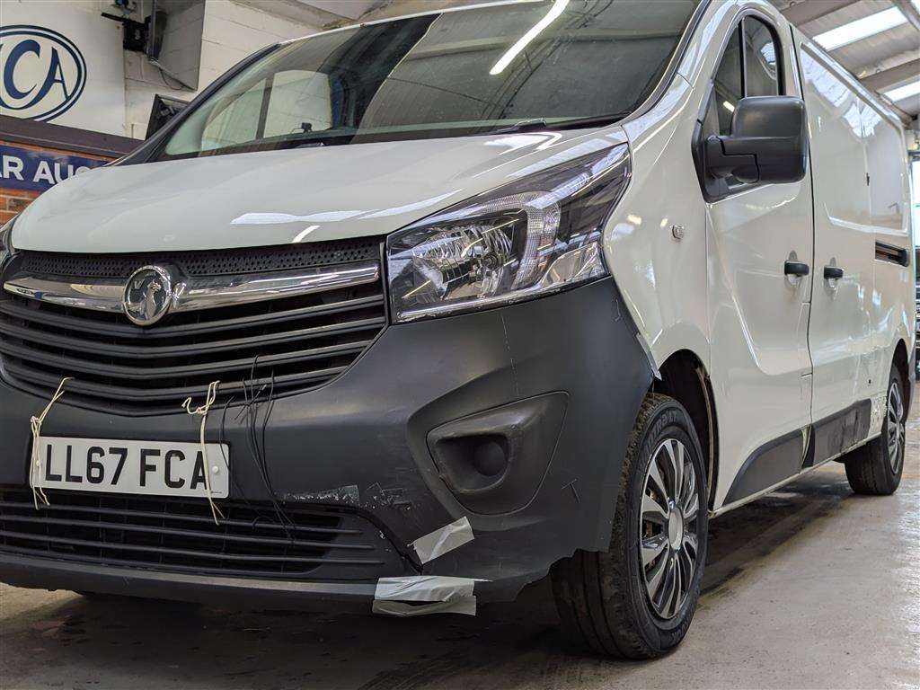 <p>2017 VAUXHALL VIVARO 2900 CDTI</p>