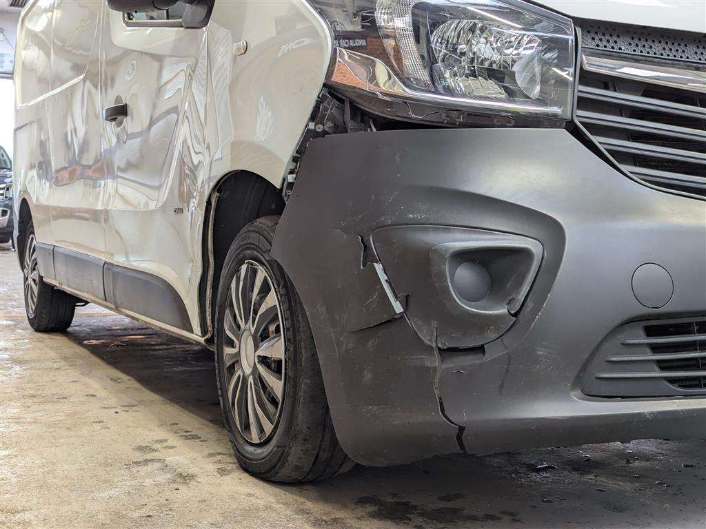 <p>2017 VAUXHALL VIVARO 2900 CDTI</p>