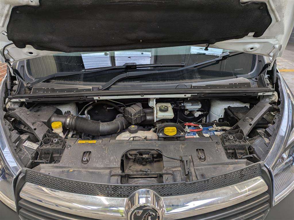 <p>2017 VAUXHALL VIVARO 2900 CDTI</p>