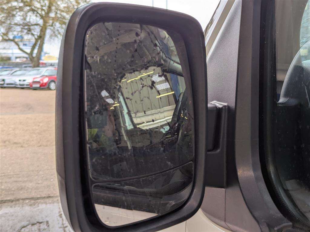 <p>2017 VAUXHALL VIVARO 2900 CDTI</p>