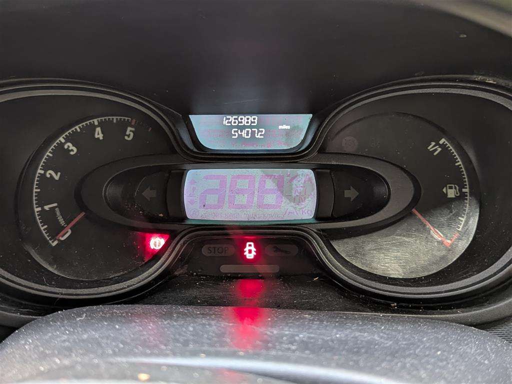 <p>2017 VAUXHALL VIVARO 2900 CDTI</p>