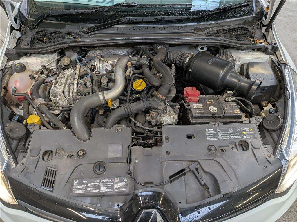 <p>2016 RENAULT CLIO RENAULTSPORT NAV LUX</p>