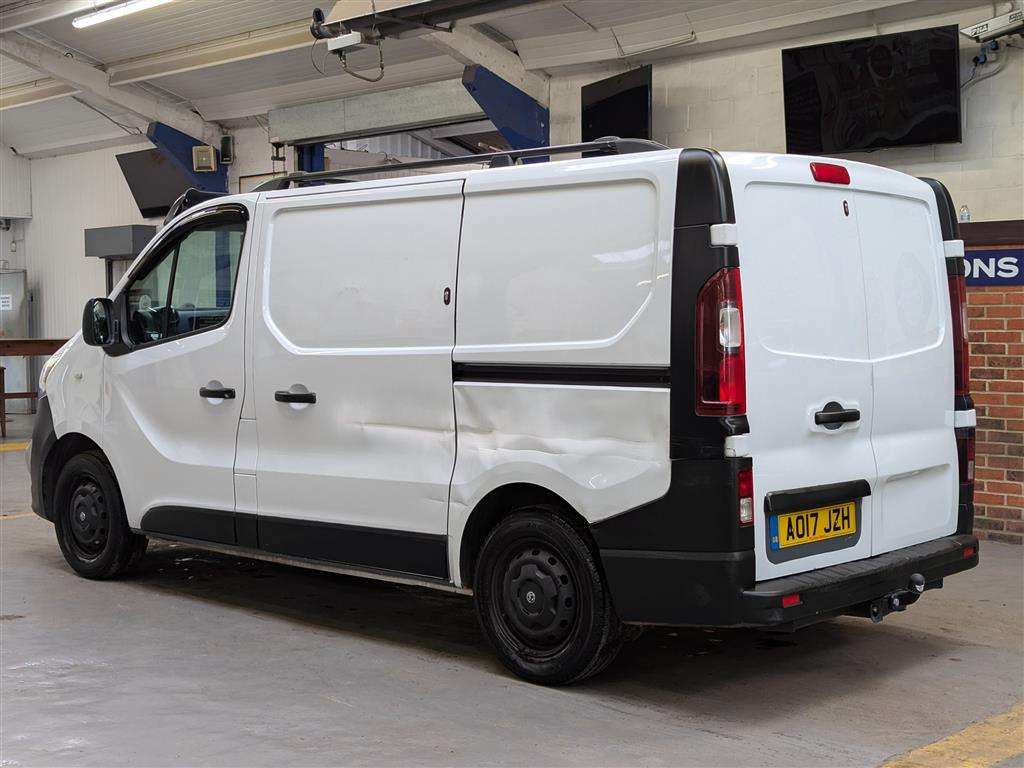 <p>2017 VAUXHALL VIVARO 2700 CDTI</p>