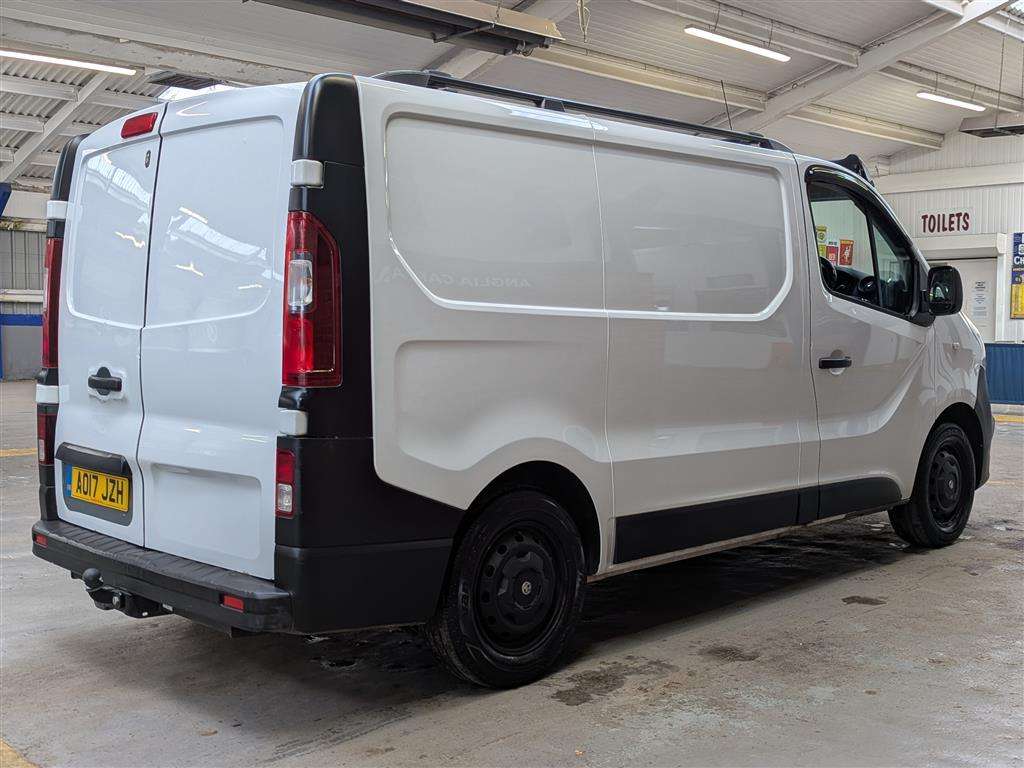 <p>2017 VAUXHALL VIVARO 2700 CDTI</p>