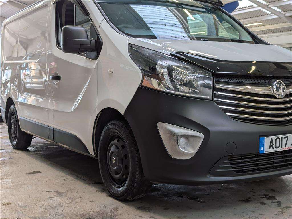 <p>2017 VAUXHALL VIVARO 2700 CDTI</p>