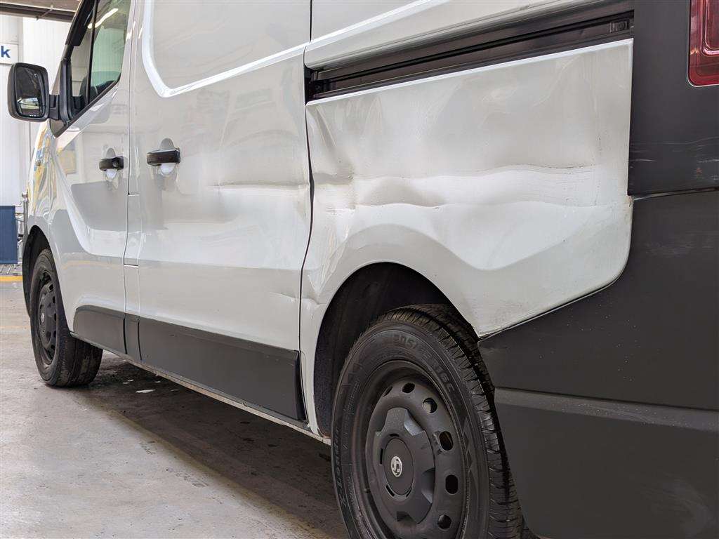 <p>2017 VAUXHALL VIVARO 2700 CDTI</p>