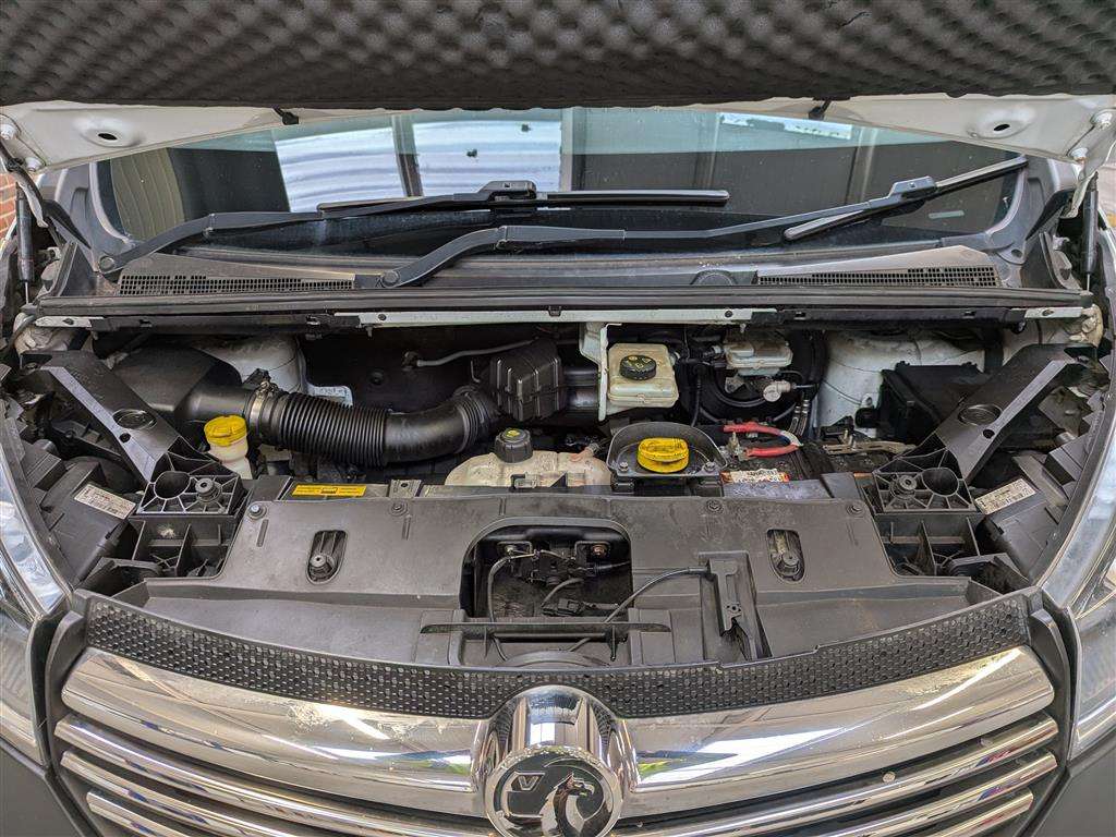 <p>2017 VAUXHALL VIVARO 2700 CDTI</p>