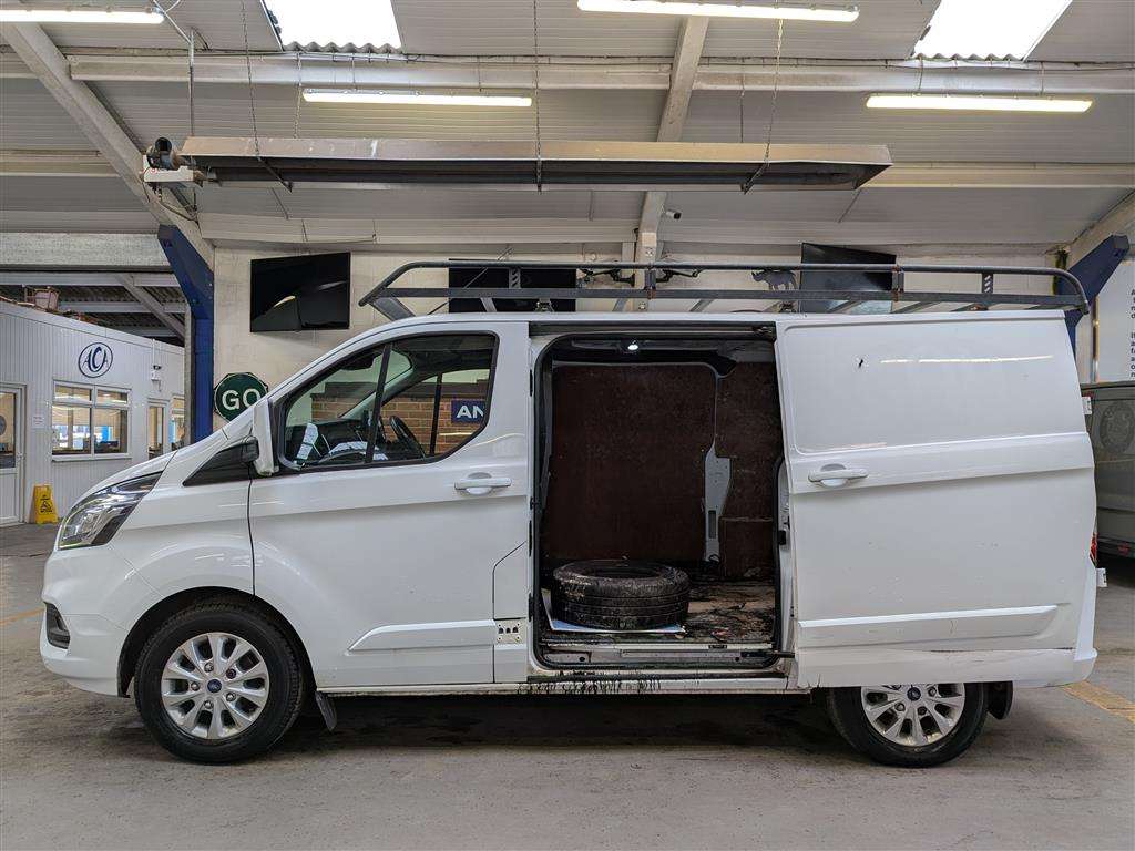 <p>2020 FORD TRANSIT CUSTOM 300LIMITD</p>