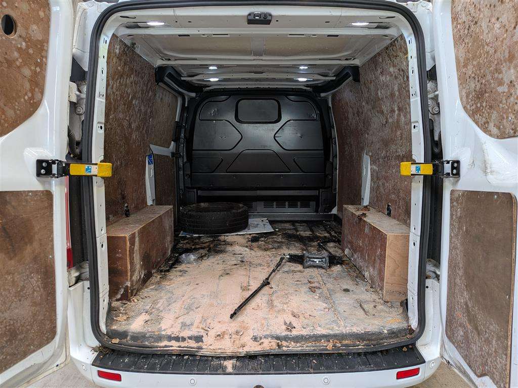 <p>2020 FORD TRANSIT CUSTOM 300LIMITD</p>