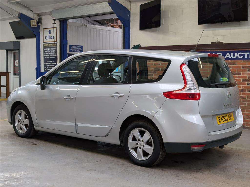 <p>2010 RENAULT G SCENIC DY-IQUE TTOM DCI</p>