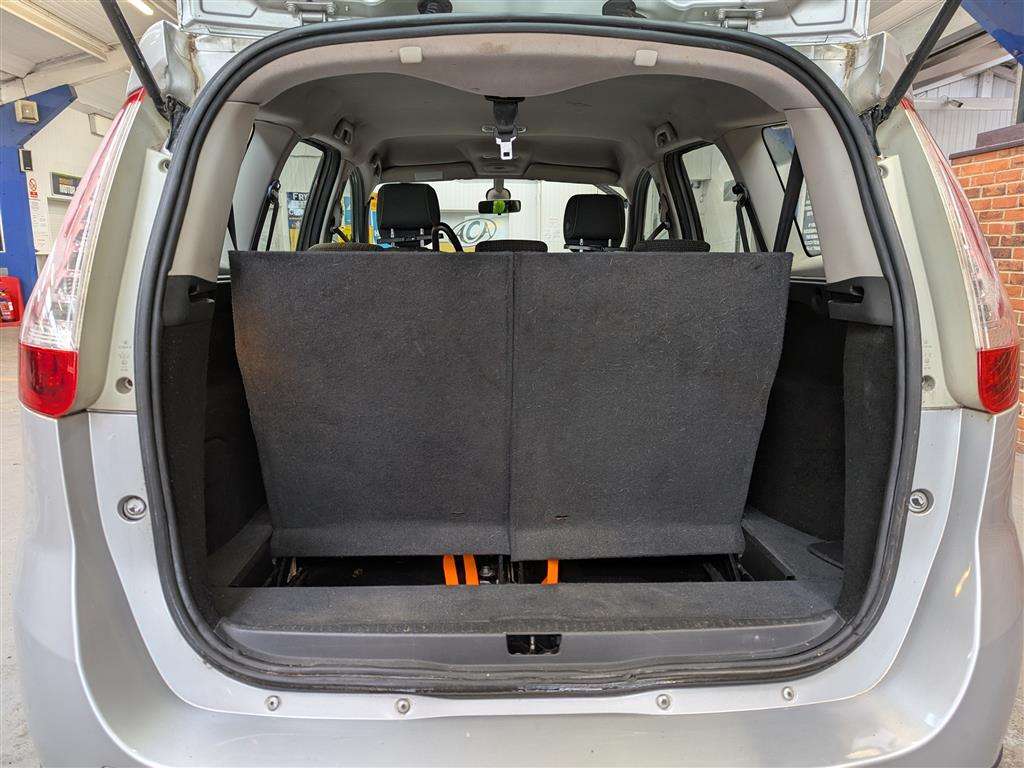 <p>2010 RENAULT G SCENIC DY-IQUE TTOM DCI</p>