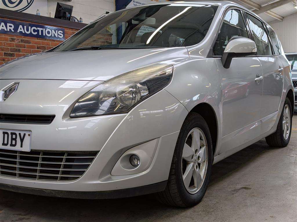 <p>2010 RENAULT G SCENIC DY-IQUE TTOM DCI</p>