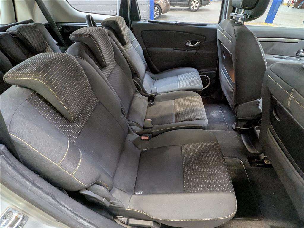 <p>2010 RENAULT G SCENIC DY-IQUE TTOM DCI</p>