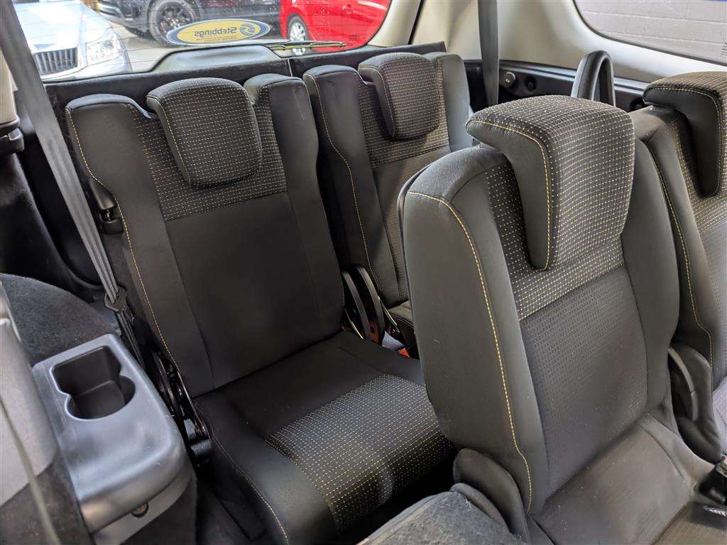 <p>2010 RENAULT G SCENIC DY-IQUE TTOM DCI</p>