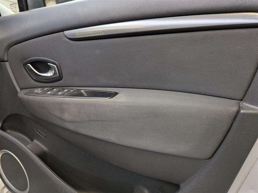 <p>2010 RENAULT G SCENIC DY-IQUE TTOM DCI</p>