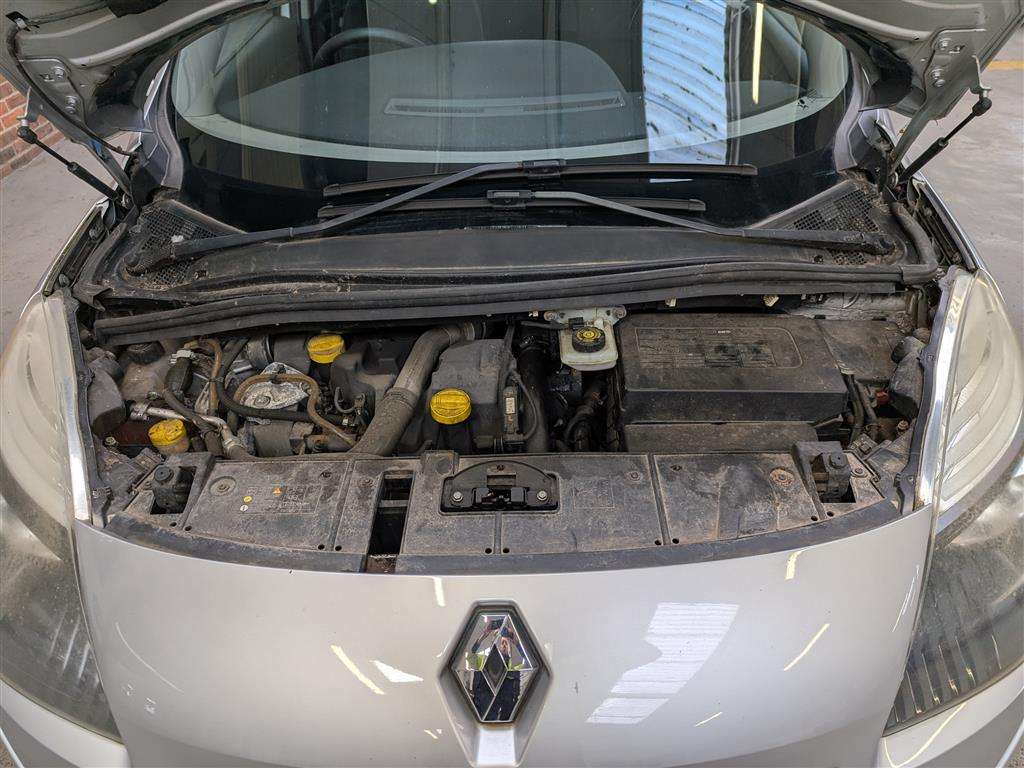 <p>2010 RENAULT G SCENIC DY-IQUE TTOM DCI</p>