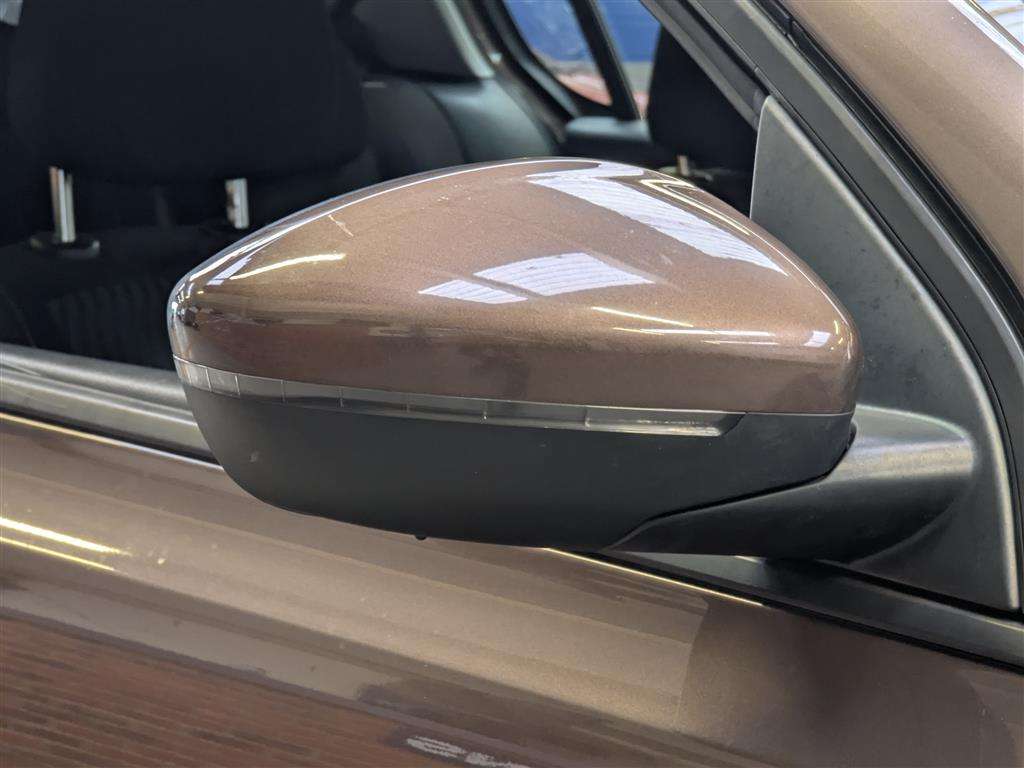 <p>2015 PEUGEOT 308 ACTIVE BLUE HDI</p>