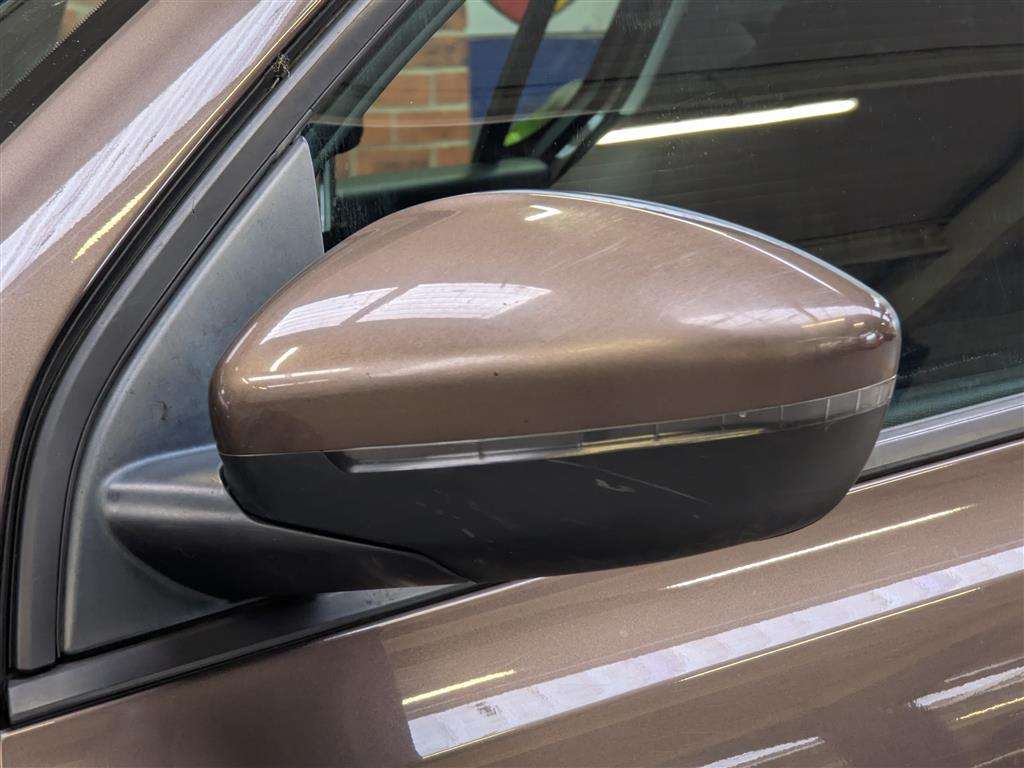 <p>2015 PEUGEOT 308 ACTIVE BLUE HDI</p>