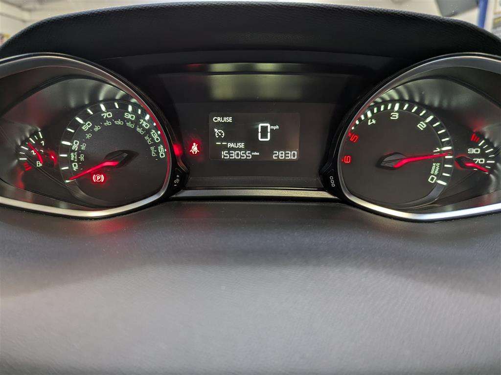 <p>2015 PEUGEOT 308 ACTIVE BLUE HDI</p>