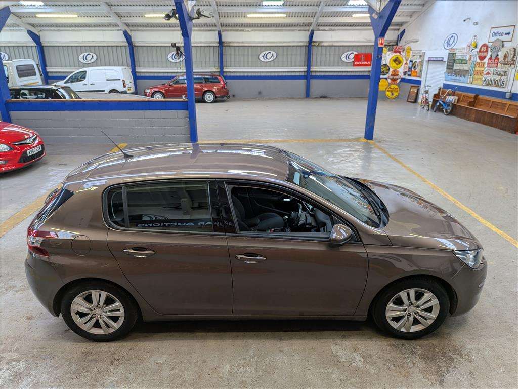 <p>2015 PEUGEOT 308 ACTIVE BLUE HDI</p>