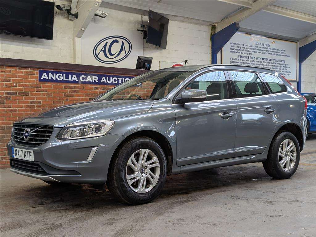 <p>2017 VOLVO XC60 SE NAV D4</p>