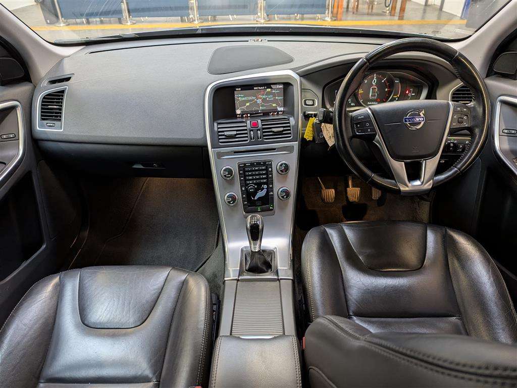 <p>2017 VOLVO XC60 SE NAV D4</p>