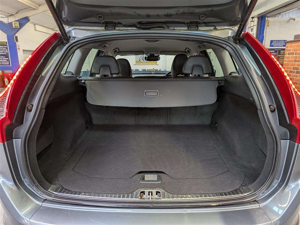 <p>2017 VOLVO XC60 SE NAV D4</p>