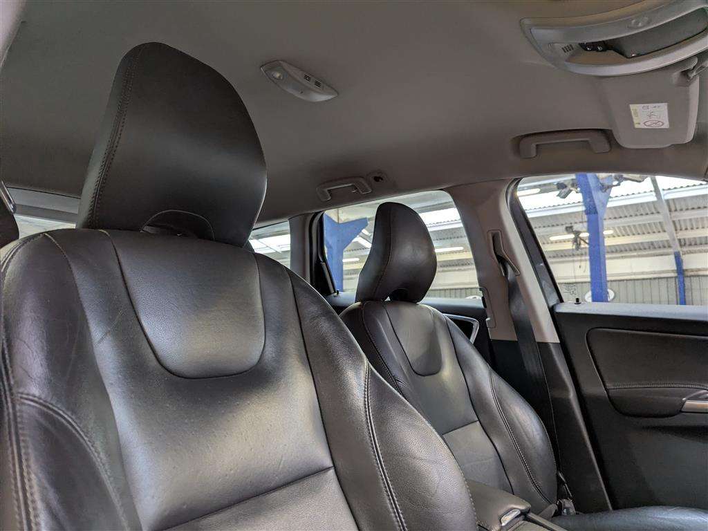 <p>2017 VOLVO XC60 SE NAV D4</p>