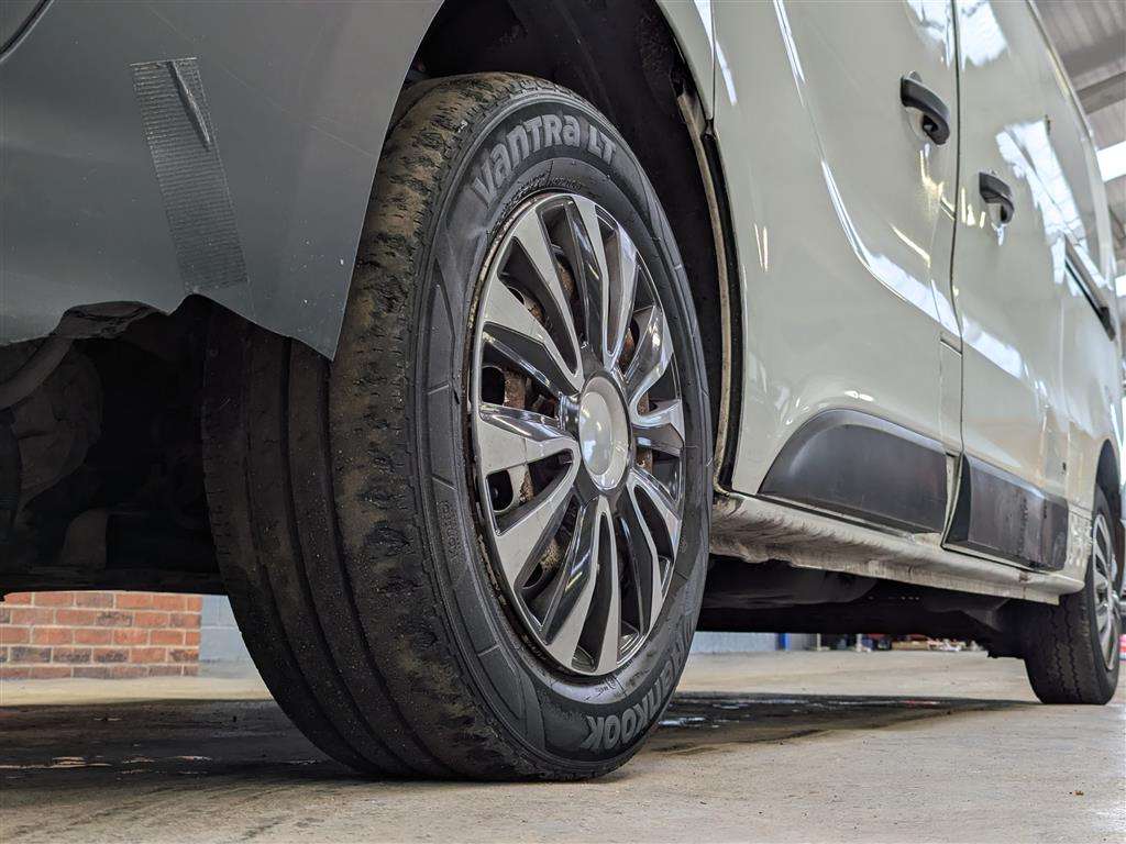 <p>2017 VAUXHALL VIVARO 2900 CDTI</p>