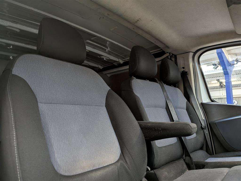 <p>2017 VAUXHALL VIVARO 2900 CDTI</p>