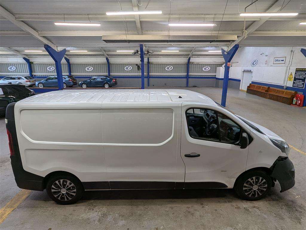 <p>2017 VAUXHALL VIVARO 2900 CDTI</p>