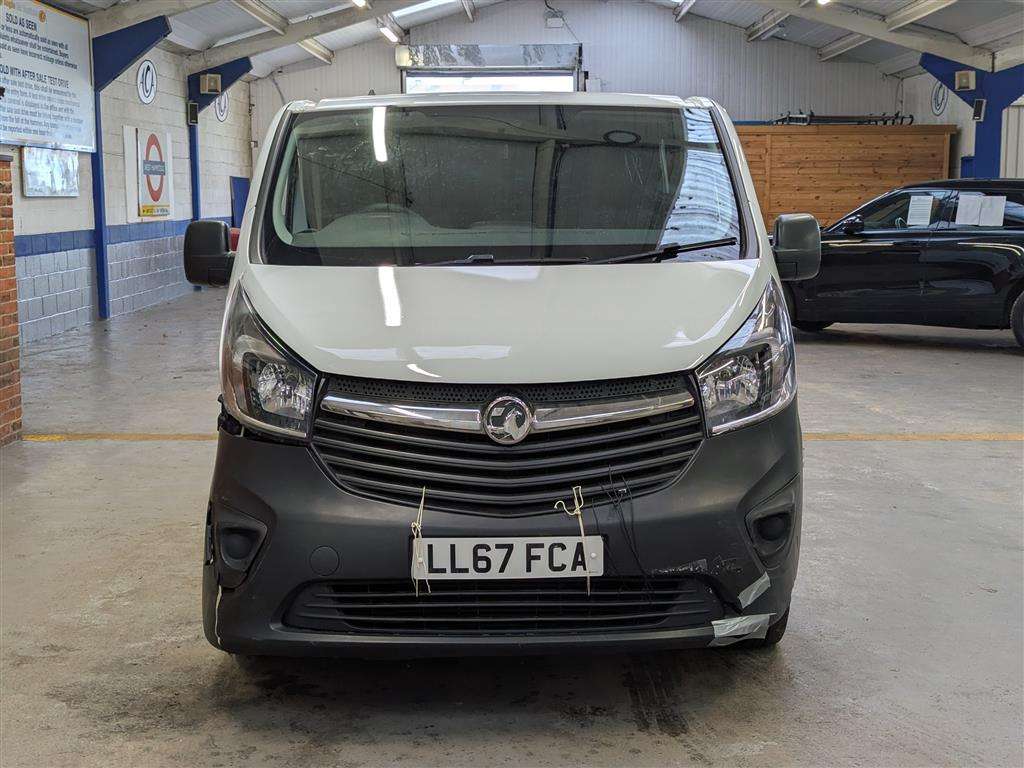<p>2017 VAUXHALL VIVARO 2900 CDTI</p>